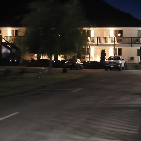 Elks Motel Keremeos Buitenkant foto